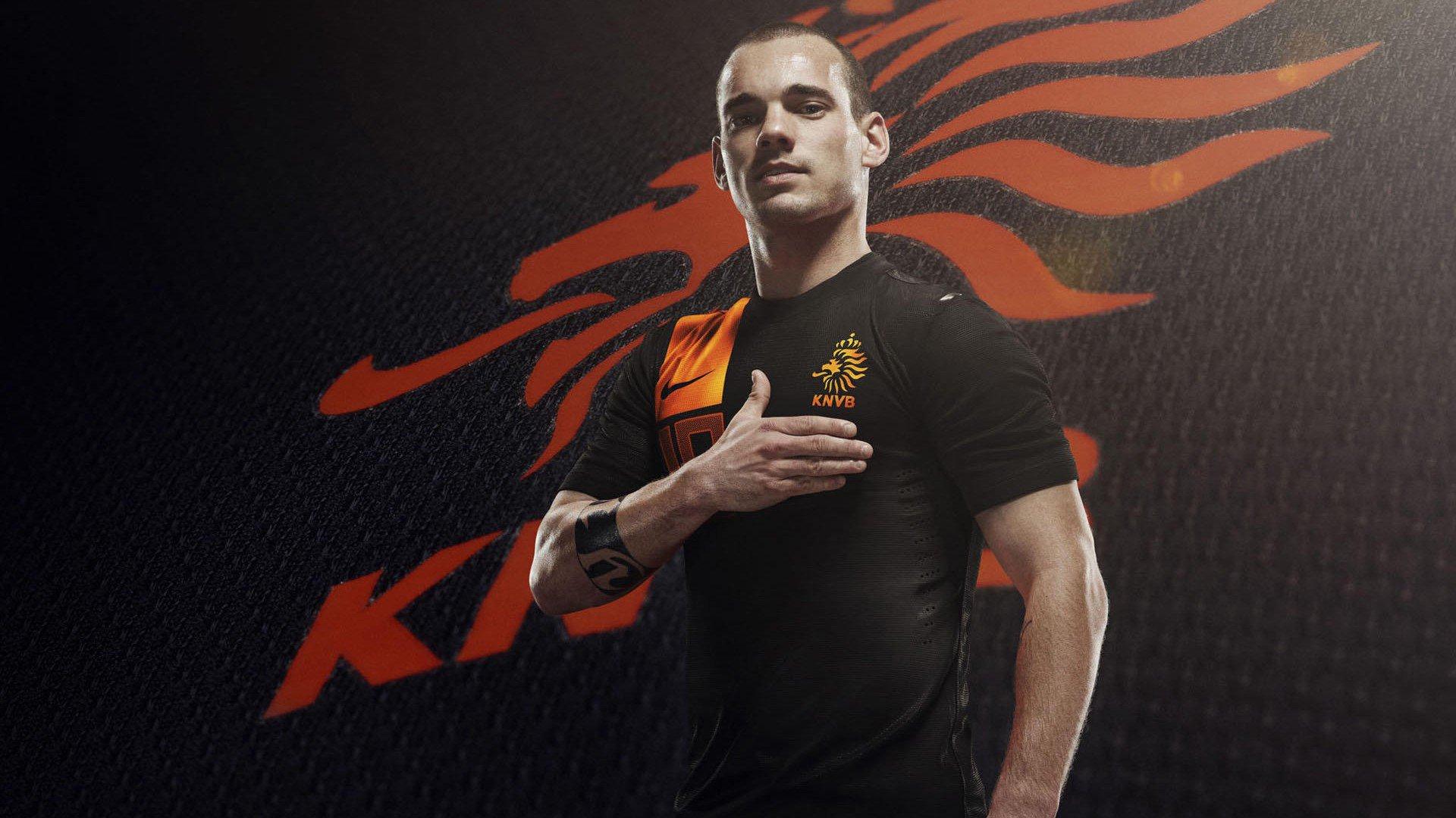 纳达尔鏖战五盘险胜德约科维奇，第15次挺进法网四强