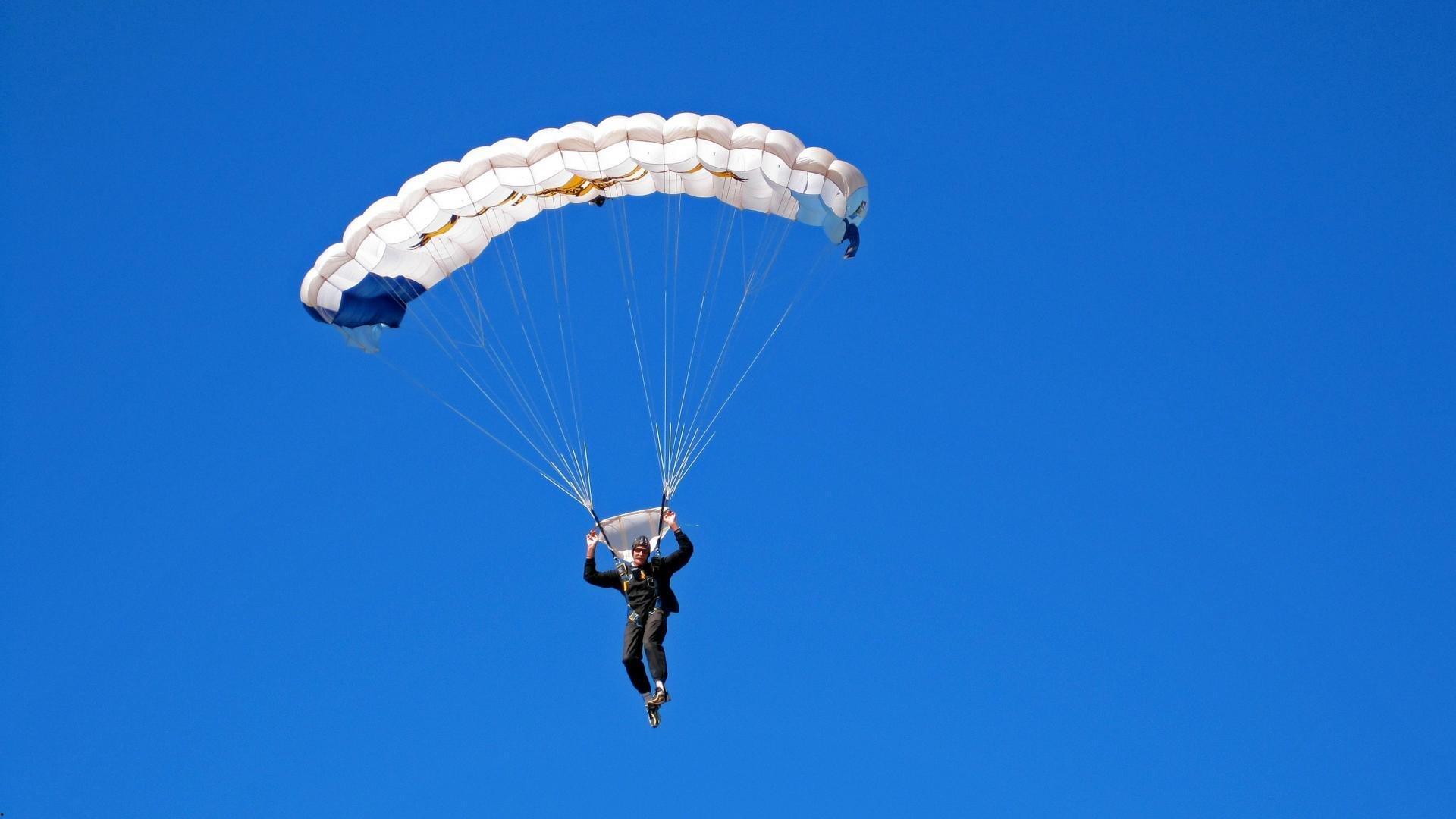 NBA总决赛激战正酣 勇士队逆转取胜扳平大比分|金年会