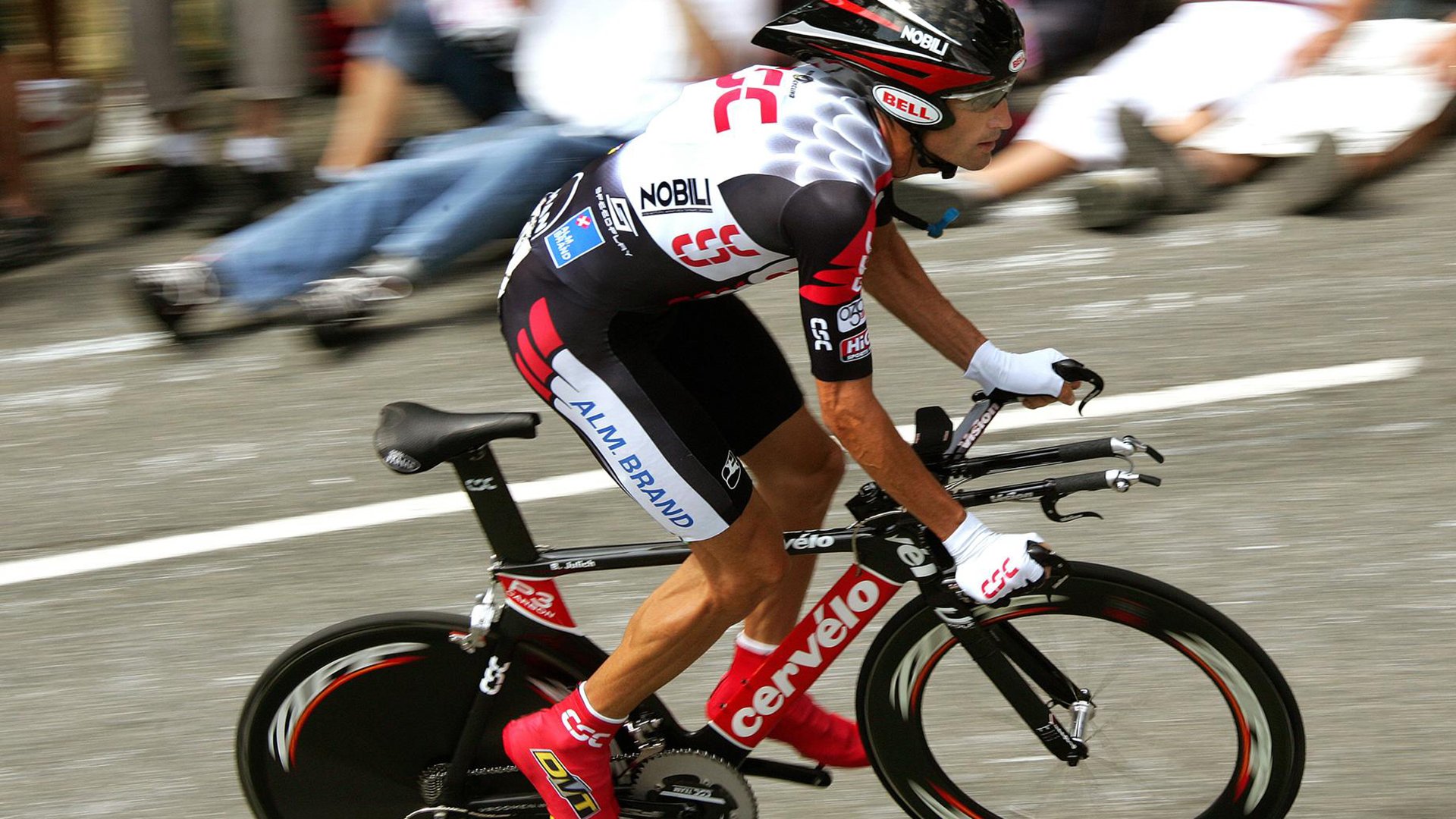 纳达尔法网夺冠 成就第14座大满贯传奇